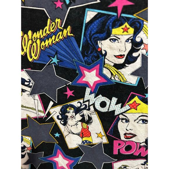 Wonder Women Scrub Top Women’s Size M - Picture 4 of 5